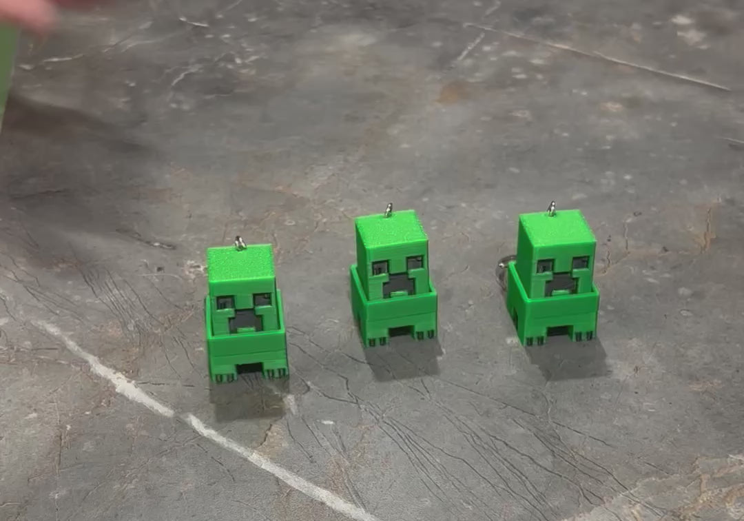 Green Minecraft Creeper Clicker Keychain