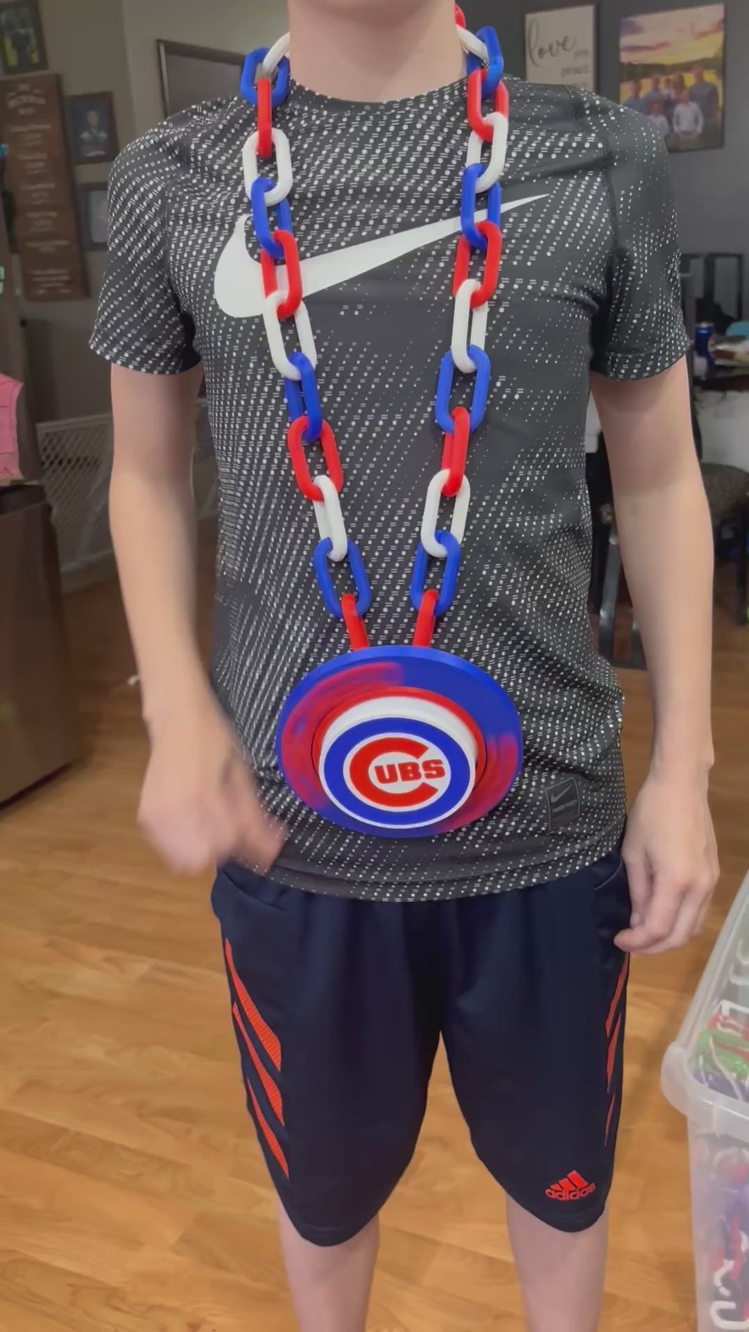 Spinning Chicago Cubs Hype Chain